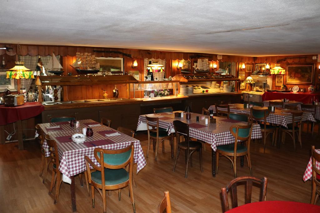 Colonial Inn Pine Hill Екстериор снимка