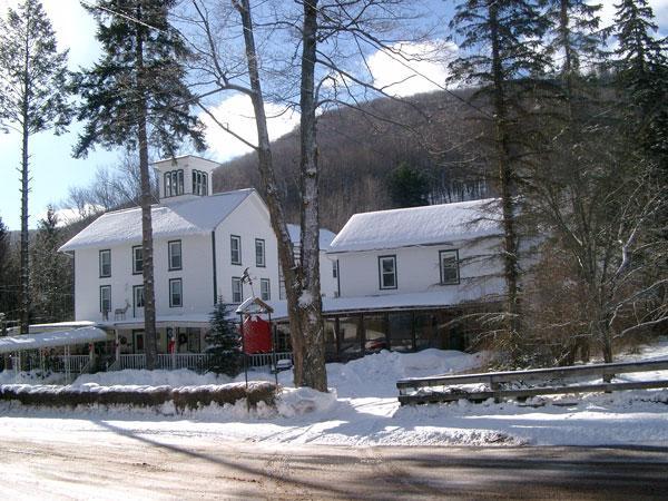 Colonial Inn Pine Hill Екстериор снимка