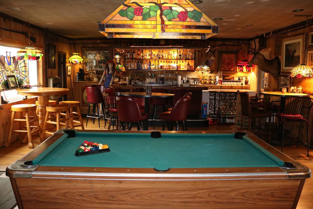 Colonial Inn Pine Hill Екстериор снимка