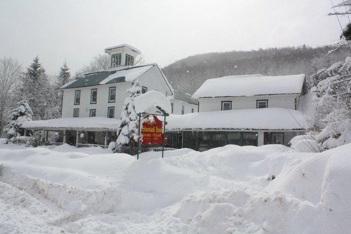 Colonial Inn Pine Hill Екстериор снимка