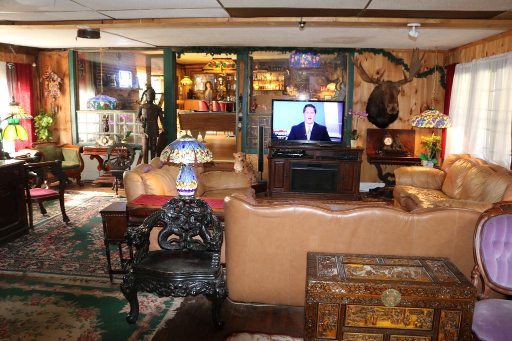 Colonial Inn Pine Hill Екстериор снимка