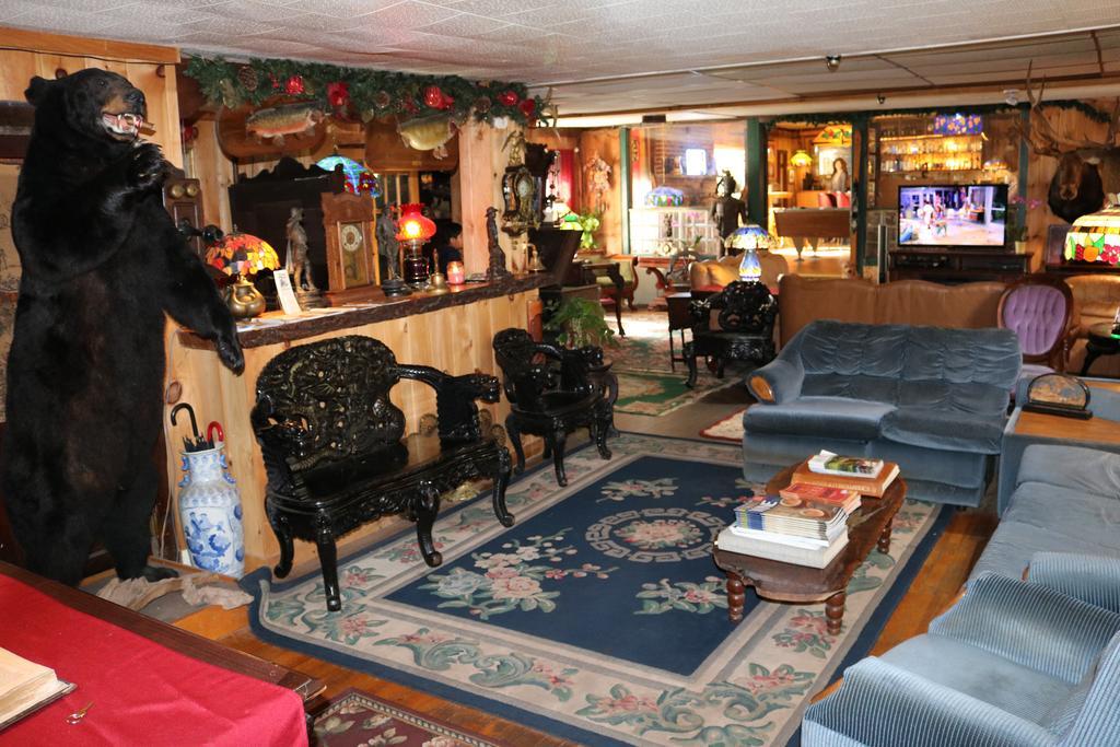 Colonial Inn Pine Hill Екстериор снимка